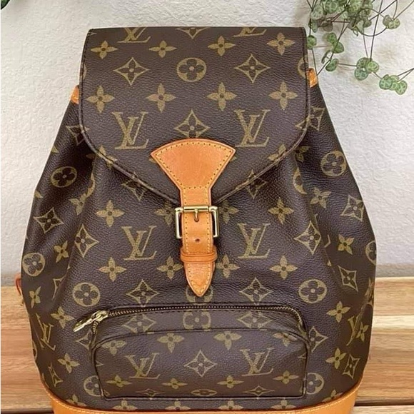 Louis Vuitton Montsouris MM Backpack - Picture 10 of 14